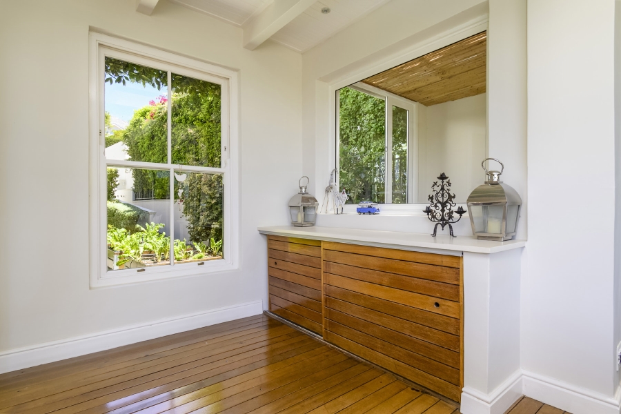 5 Bedroom Property for Sale in Constantia Western Cape